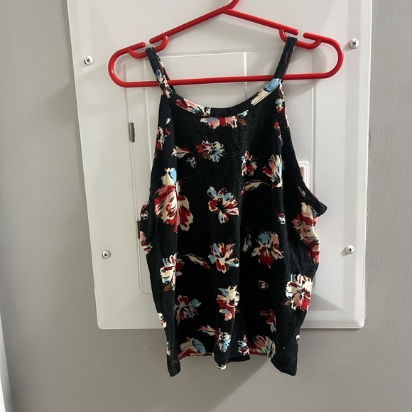 Black Floral Camisole with Tank Sleeves and Crop Design - Picture 1 of 2
